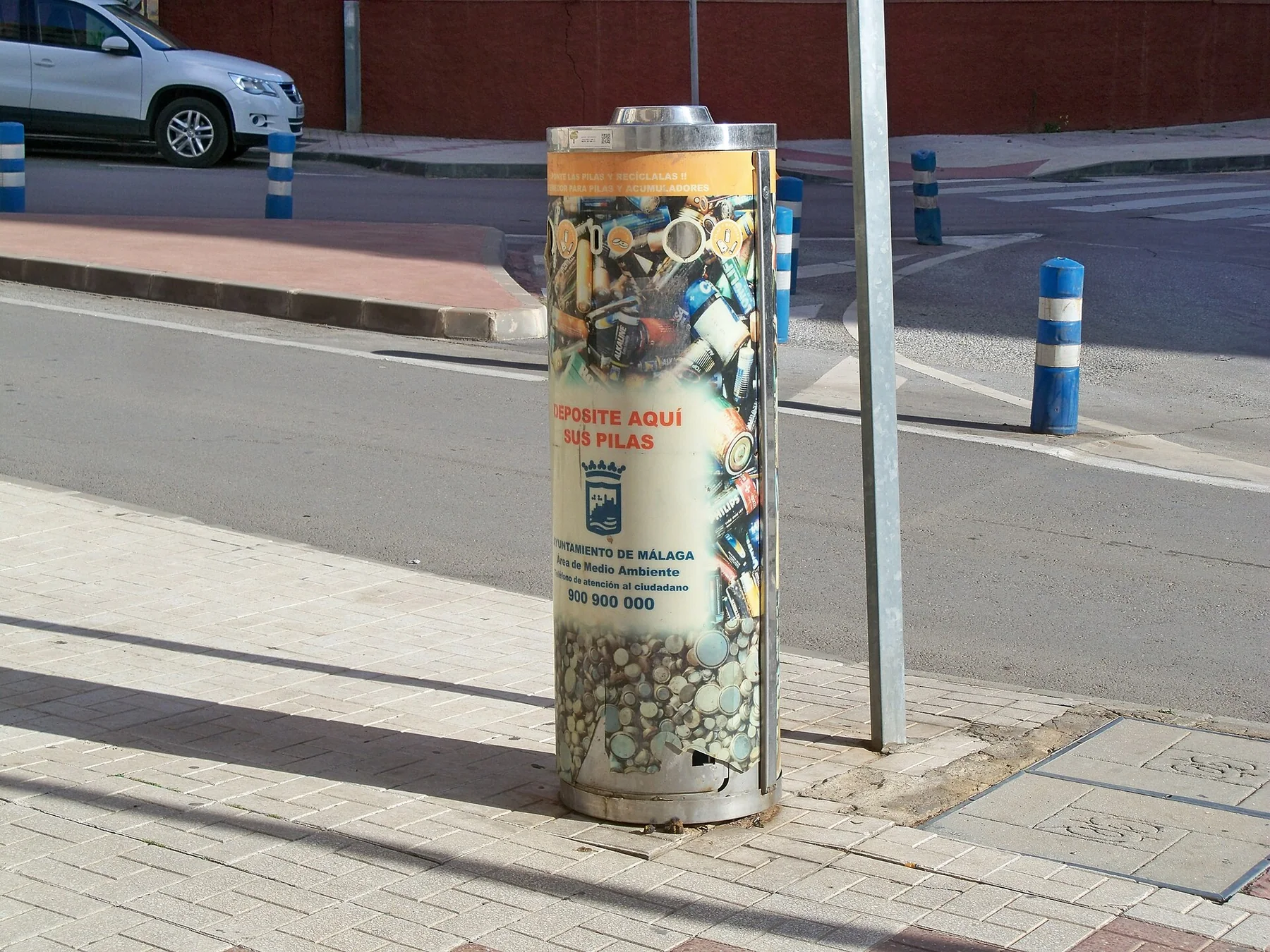 A dedicated container collects used household batteries.